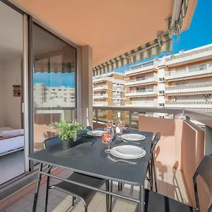  Appartement Riviera Française 50m De La Plage, Avec Piscine